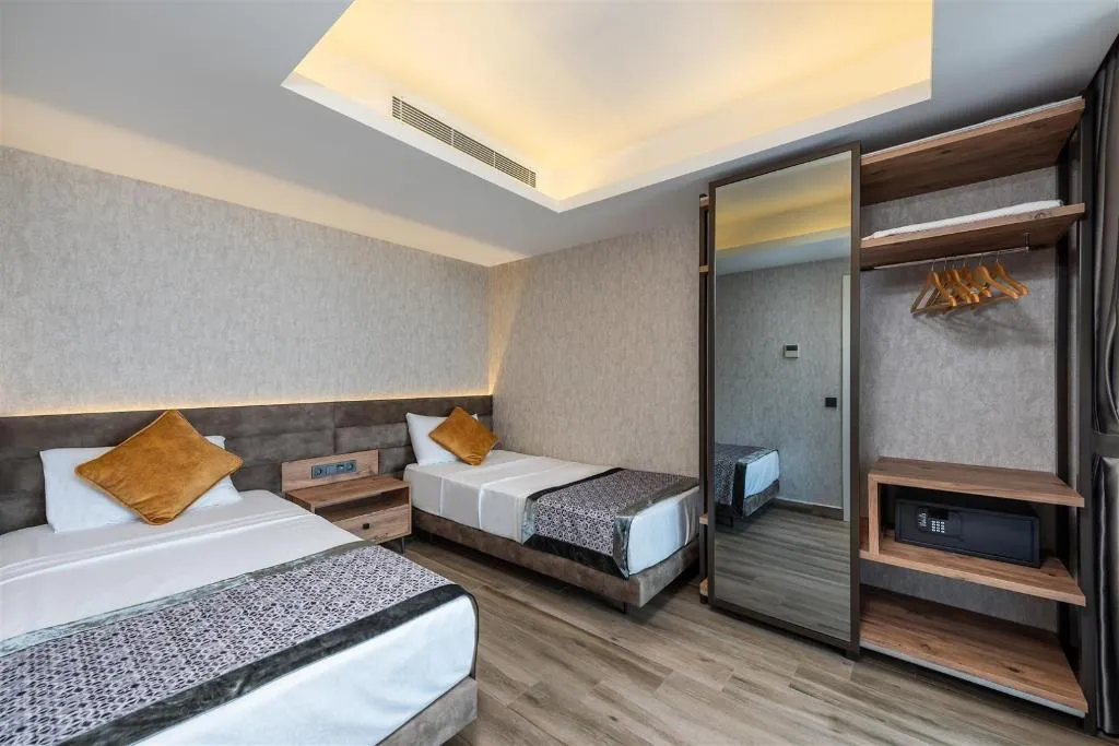 QUADRUPLE STANDARD Room, Elite Luxury Suite & Spa Hotel, Antalya