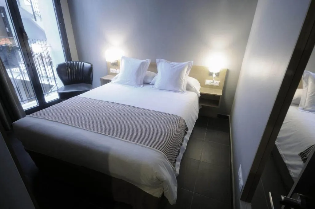 Room, Catalina Suites San Nicolas 3*, Valencia