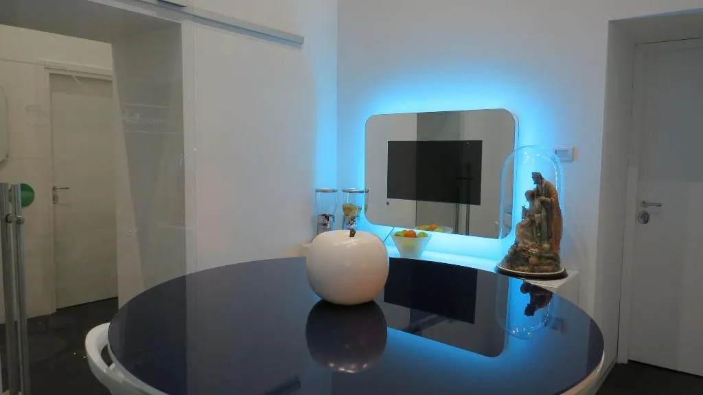 Lobby, Skyhouse Chiatamone, Naples