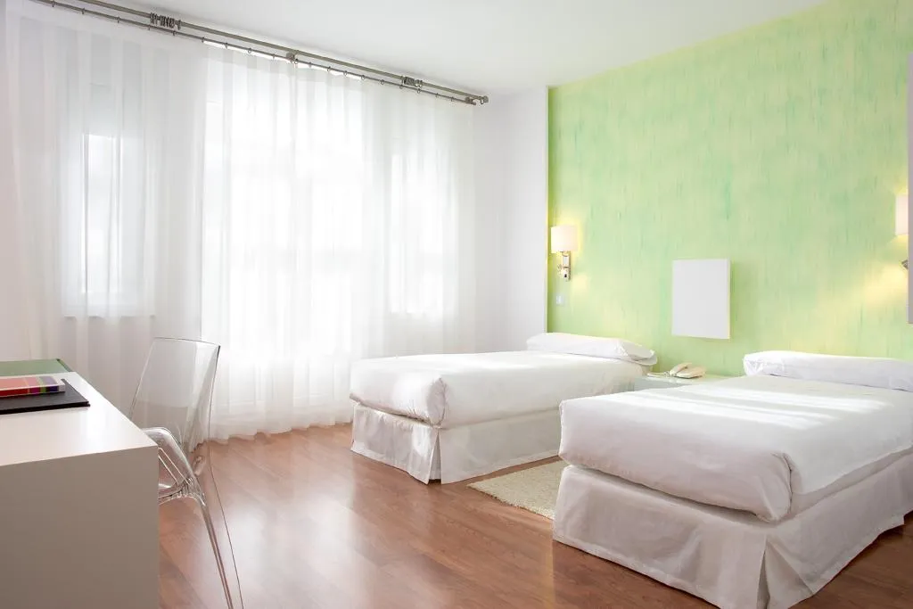 DOUBLE SUPERIOR Room, Dorma Victoria Palace, Madrid