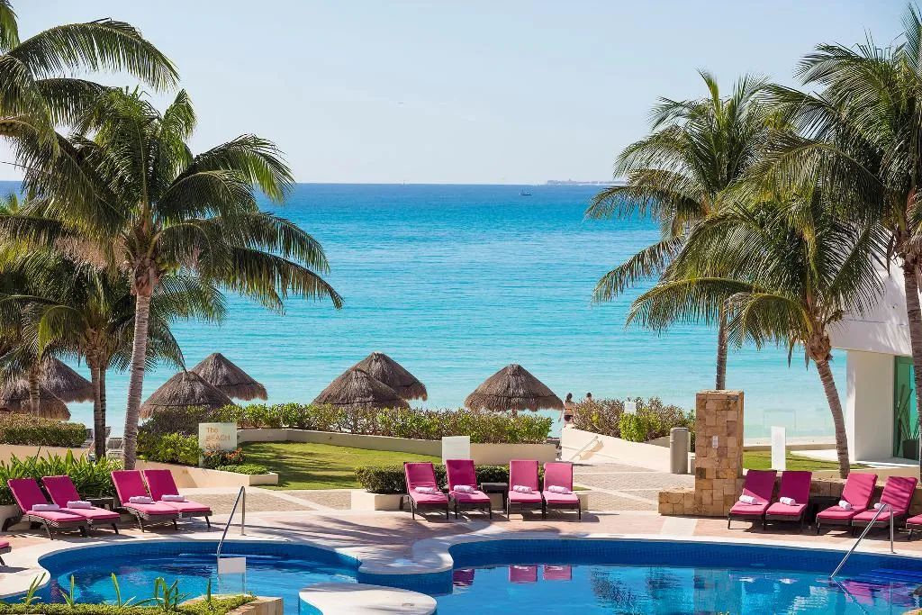 Pool, Krystal Grand Cancun All Inclusive, Cancun Area