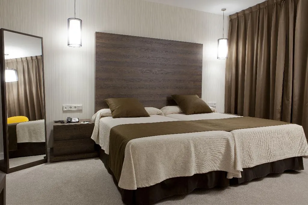 DOUBLE SUPERIOR Room, Liabeny, Madrid