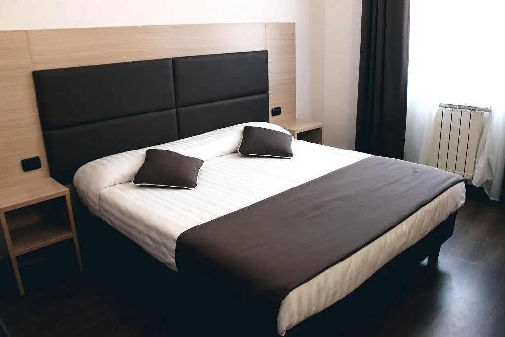 TRIPLE ECONOMY Room, Hotel Esperanza, Florence