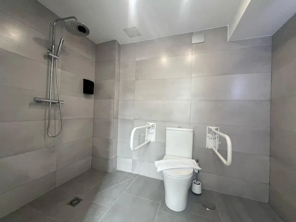 DOUBLE STANDARD Room, Hostal Bernabeu, Madrid