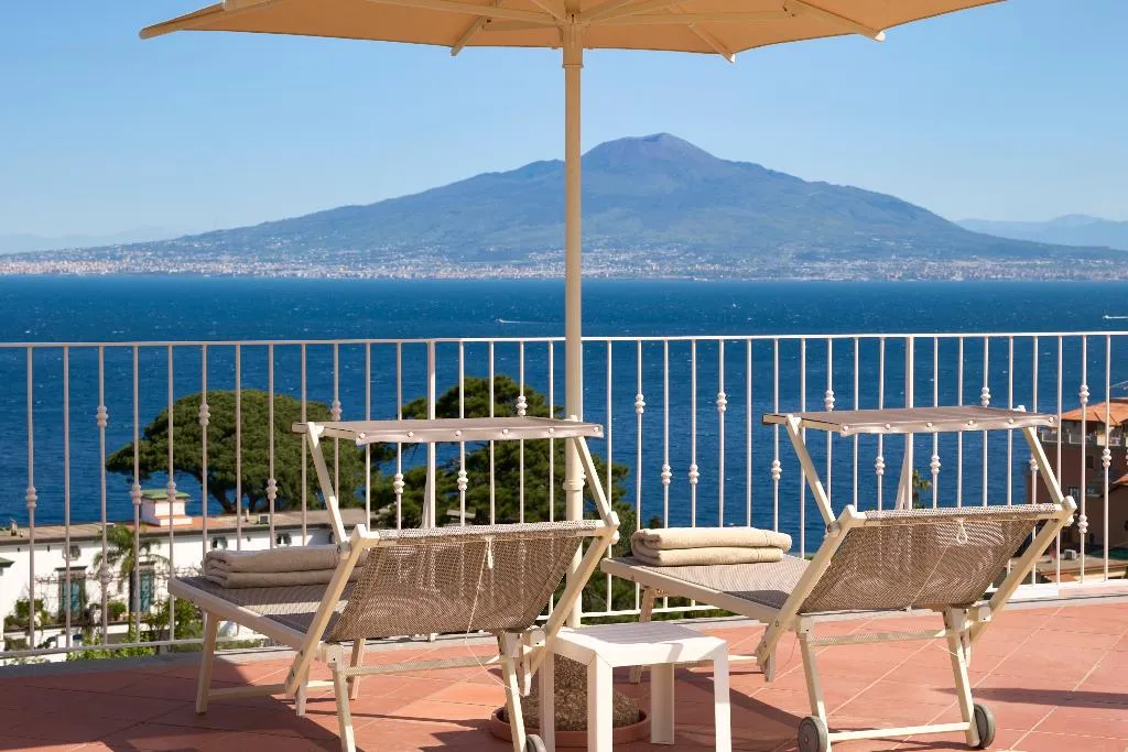 Terrace, Grand Hotel De La Ville, Naples