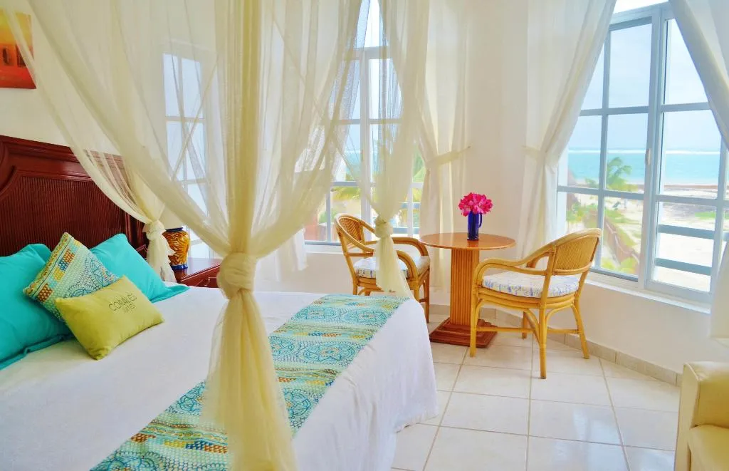 FAMILY ROOM PARTIAL SEA VIEW Room, Corales Suites, Cancun Area