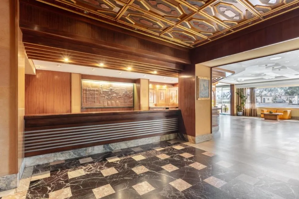 Lobby, Crisol Regio, Madrid