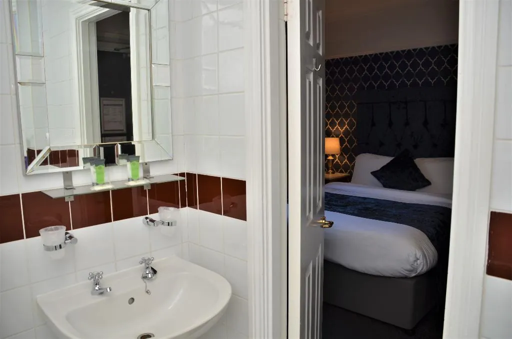 DOUBLE STANDARD Room, Hotel St George by Nina, Dublin