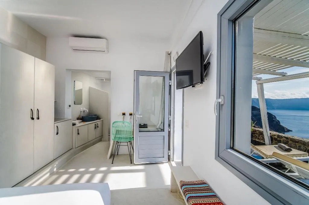 Room, Solstice Luxury Suites, Santorini