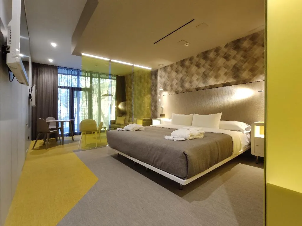 JUNIOR SUITE DELUXE WITH JACUZZI Room, Macia Sevilla Kubb, Seville