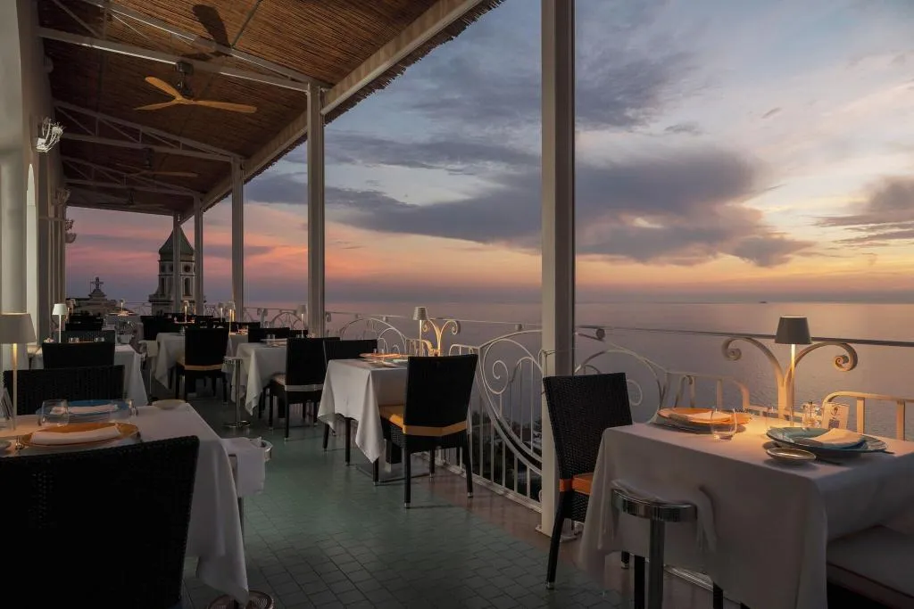 Restaurant, Tramonto D'oro, Naples