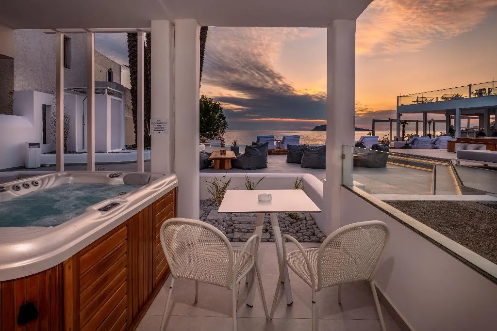 JUNIOR SUITE WITH JACUZZI WITH VIEWS Room, Kantouni Beach Boutique Hotel, Crete