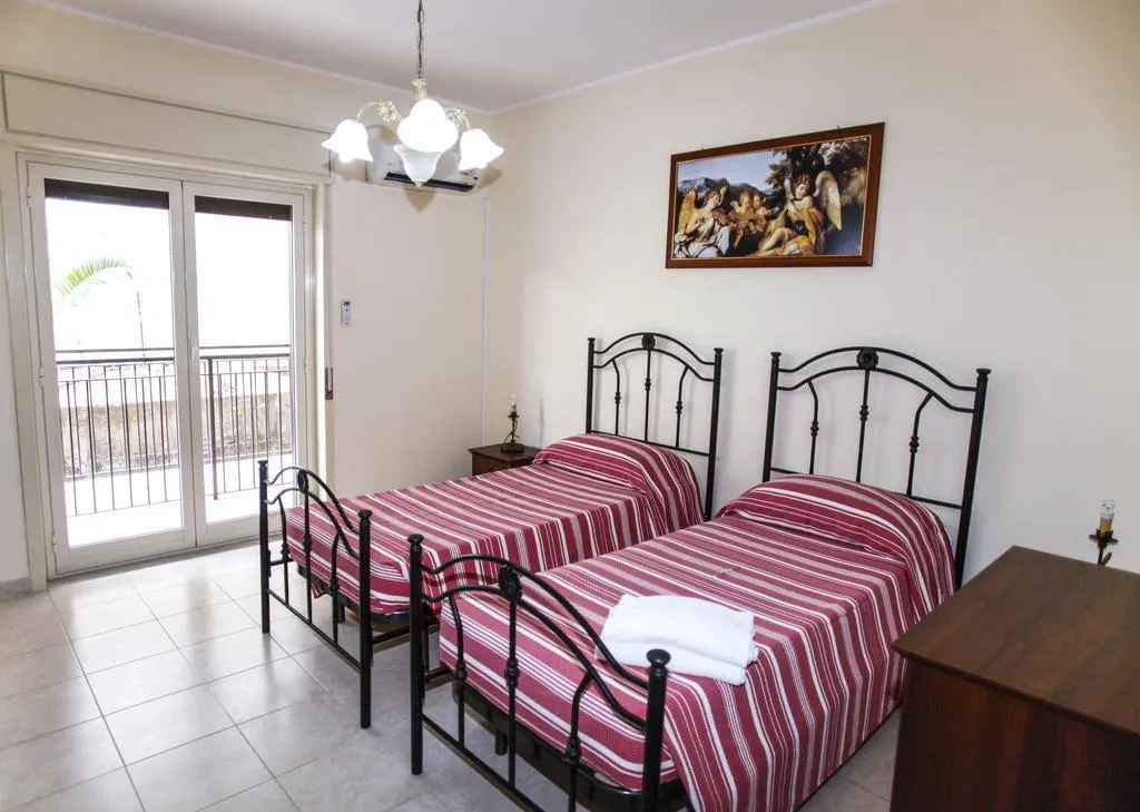 APARTMENT STANDARD Room, Miosotis Apartments, Taormina