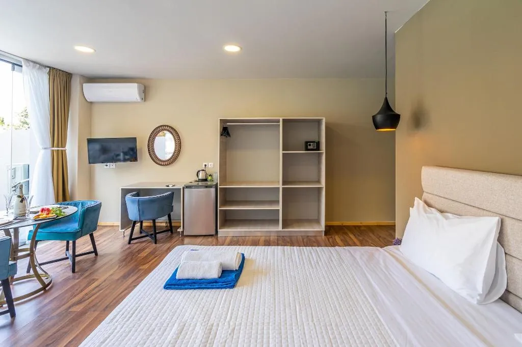 Room, Bamboo Suites, Rhodes