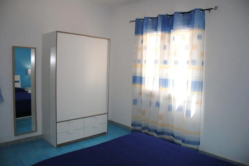 APARTMENT FOUR BEDROOMS Room, Lumia Case Vacanze, Catania