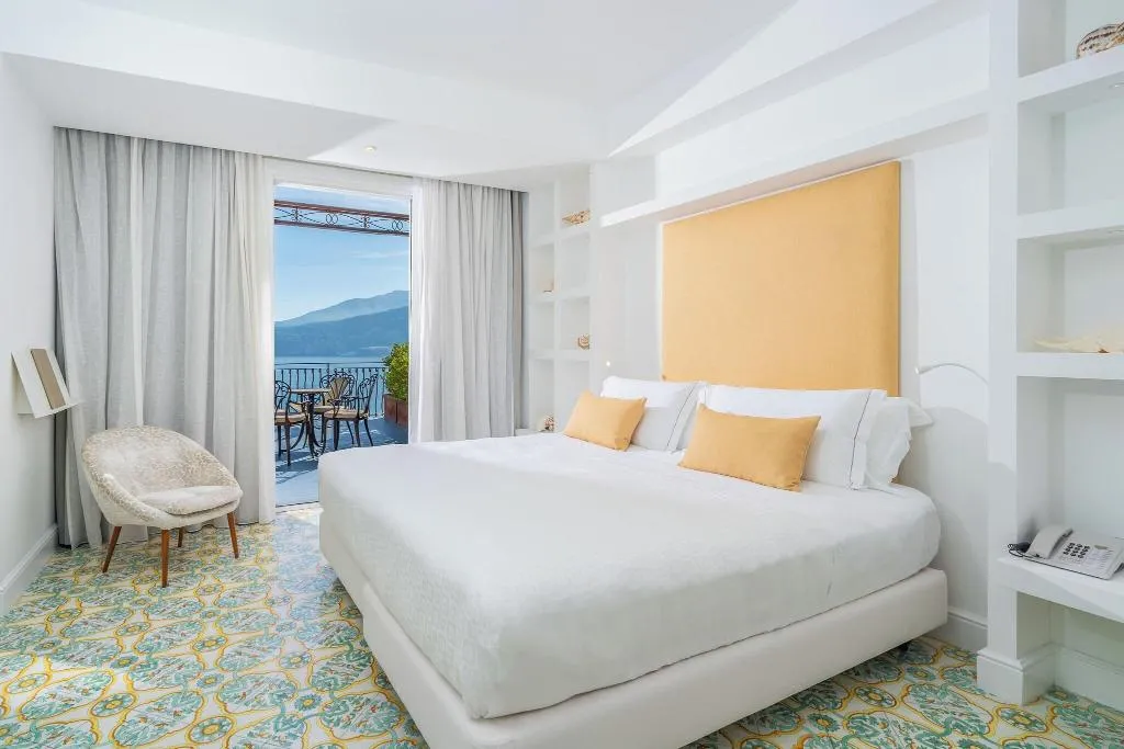 Double or Twin DELUXE SEA VIEW Room, Belair, Naples
