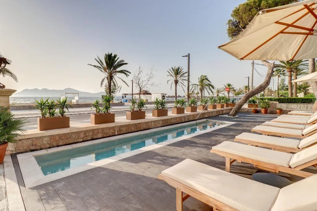 Terrace, Hoposa Uyal, Majorca
