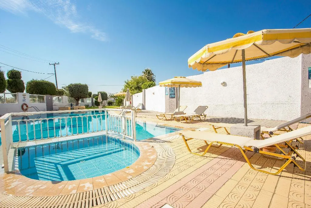 Pool, Maroula, Rhodes