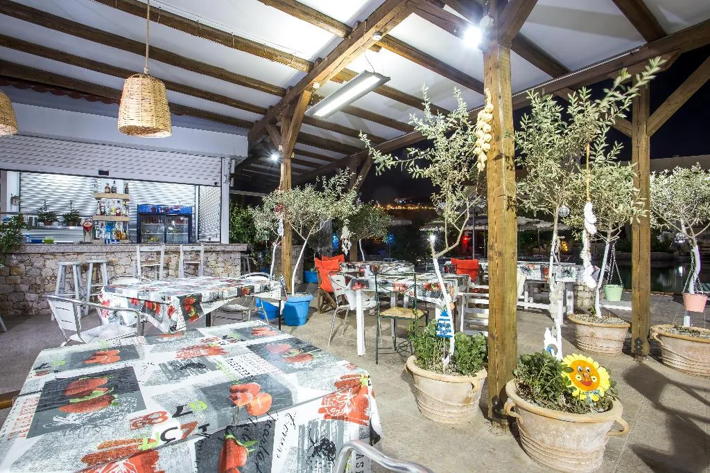 Restaurant, Vickys Studios, Rhodes