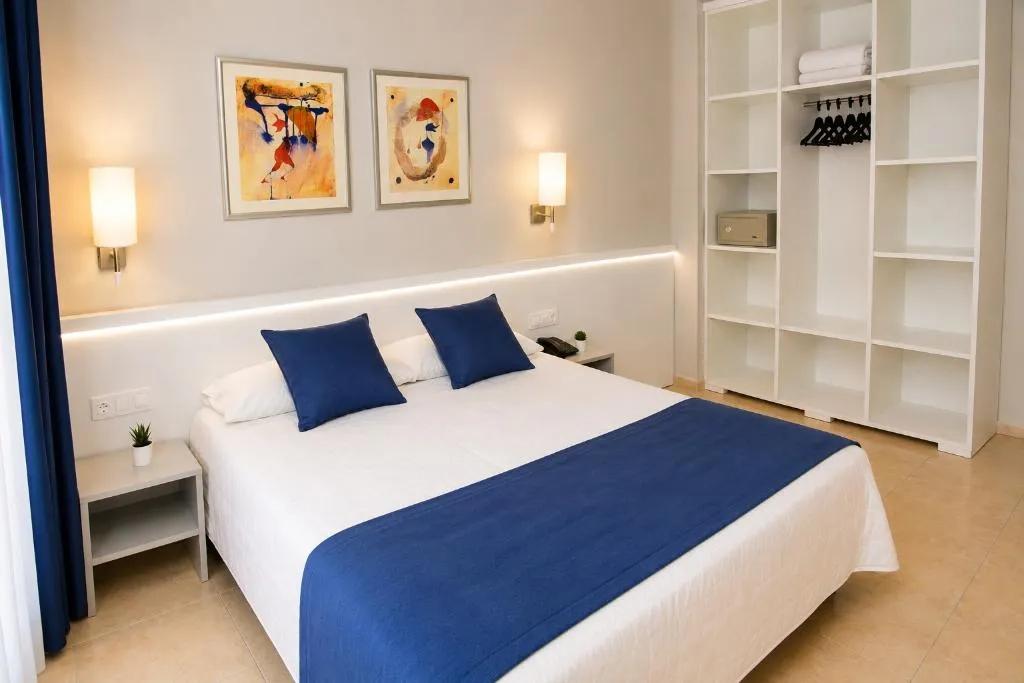 APARTMENT TWO BEDROOMS Room, SunClub Salou, Costa Dorada