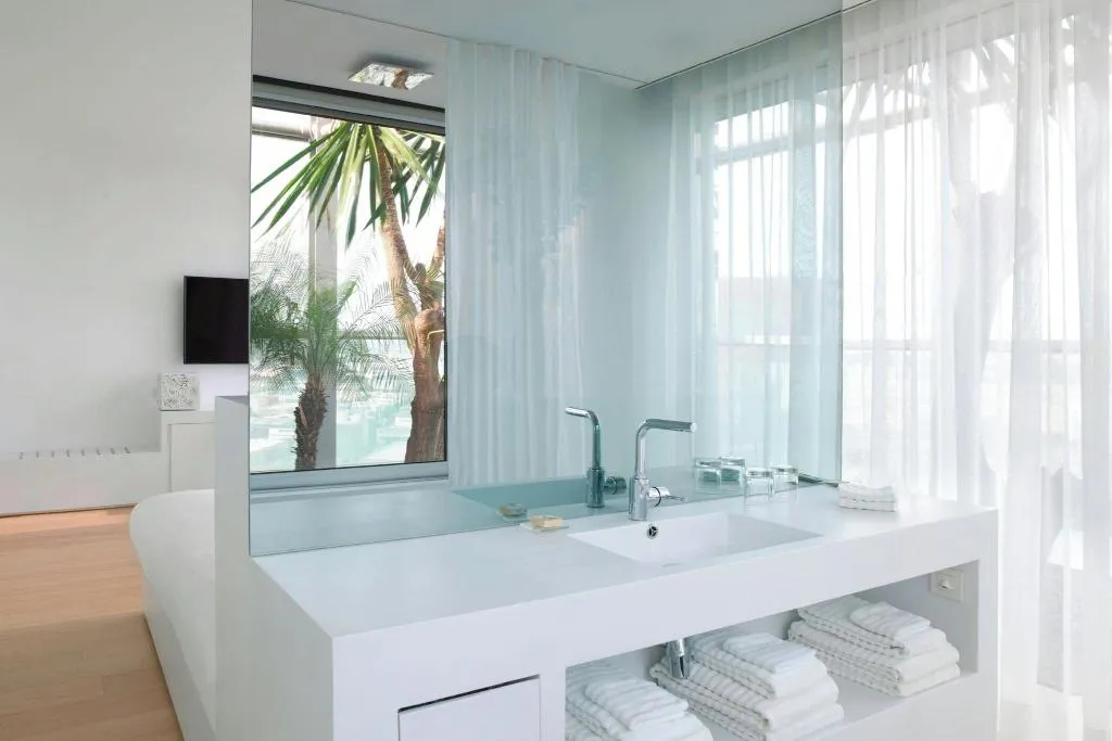 DOUBLE SUPERIOR WITH VIEWS Room, Renaissance Barcelona Fira, Barcelona