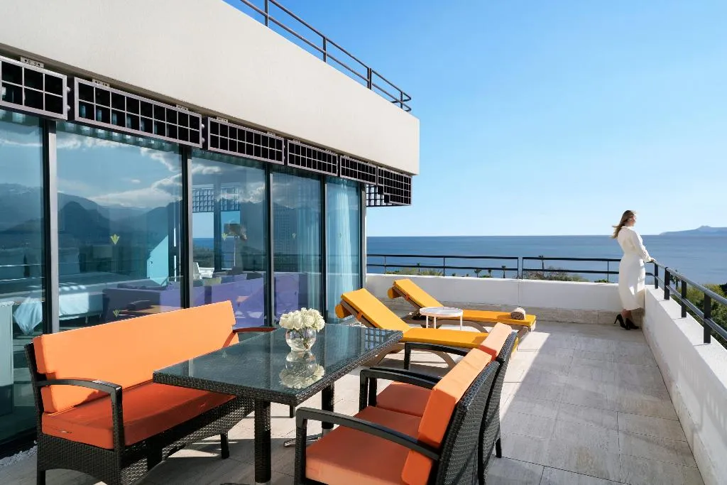 SUITE DELUXE WITH TERRACE Room, Rixos Downtown Antalya L.O.L.ThemePark Free Access, Antalya
