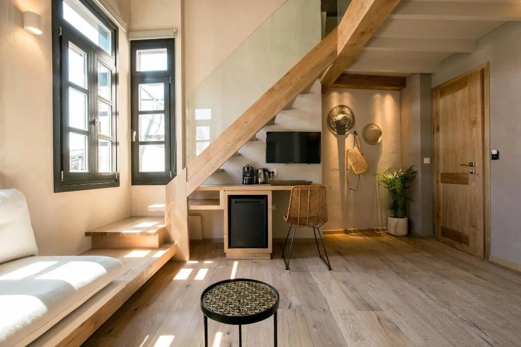 Room, J&G Suites, Crete