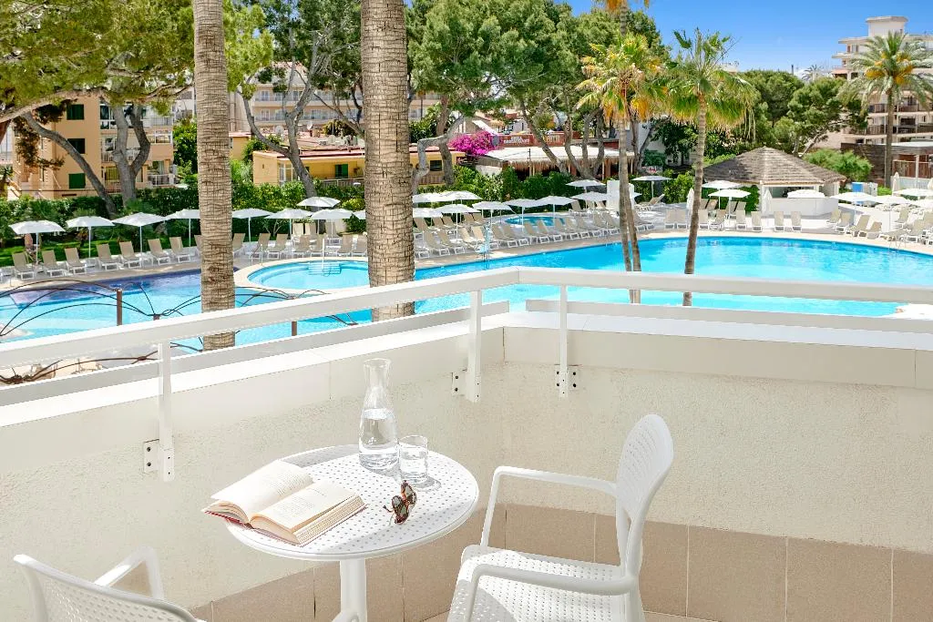 TRIPLE POOL VIEW Room, Iberostar Waves Cristina, Majorca