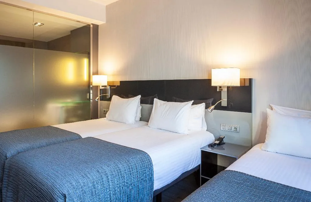 TRIPLE STANDARD Room, Porcel Torneo, Seville