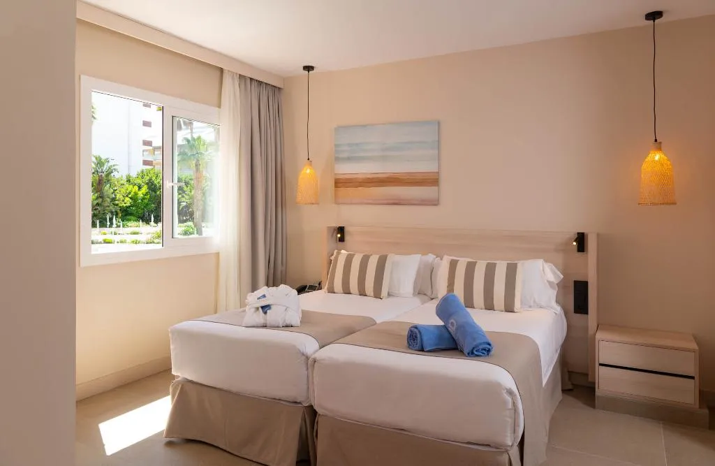 JUNIOR SUITE PREMIUM Room, AQUA Hotel The Breeze & Spa - Adults Only +18, Costa Brava