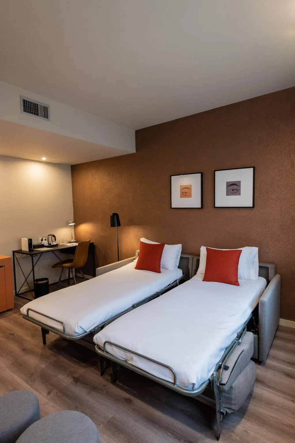 QUADRUPLE STANDARD Room, Atenea Rekord Suites, Barcelona