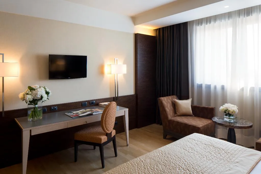 DOUBLE SINGLE USE DELUXE Room, Starhotels Grand Milan, Milan