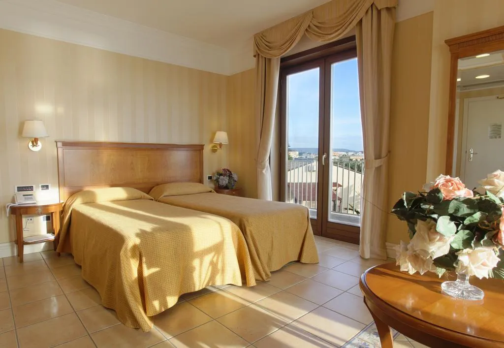 TRIPLE CLASSIC Room, Dioscuri Bay Palace, Catania