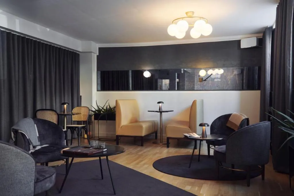 Lobby, Sct Thomas, Copenhagen