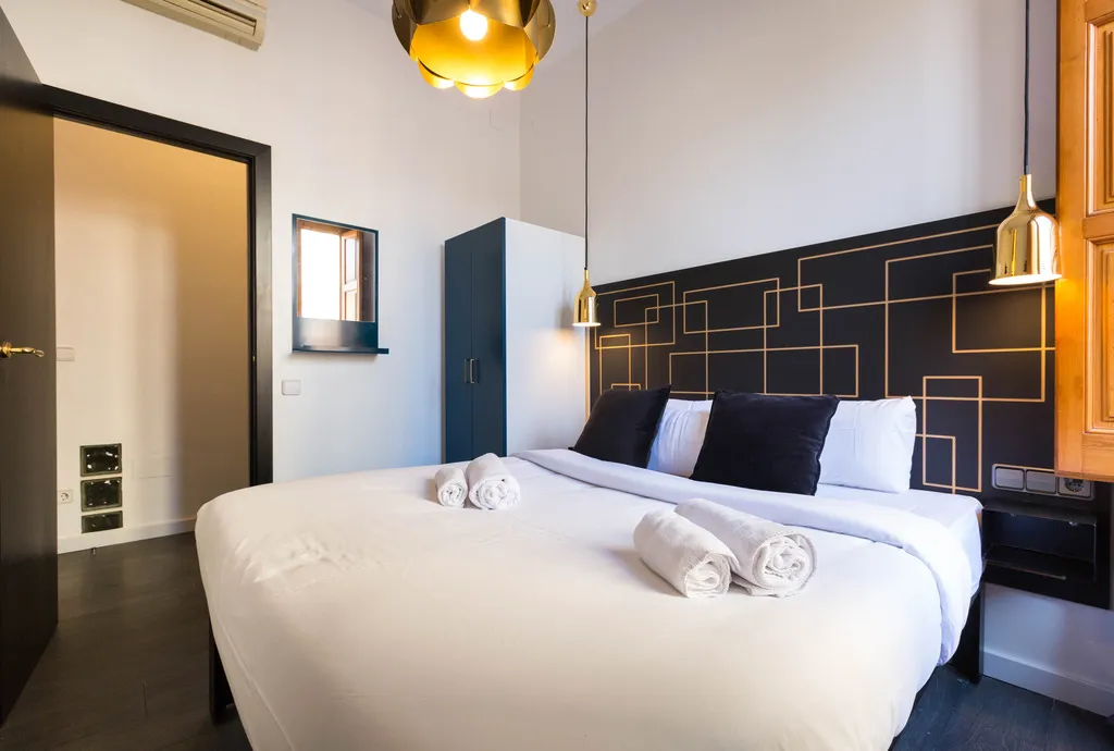 APARTMENT TWO BEDROOMS Room, La Mare by The Streets, Barcelona