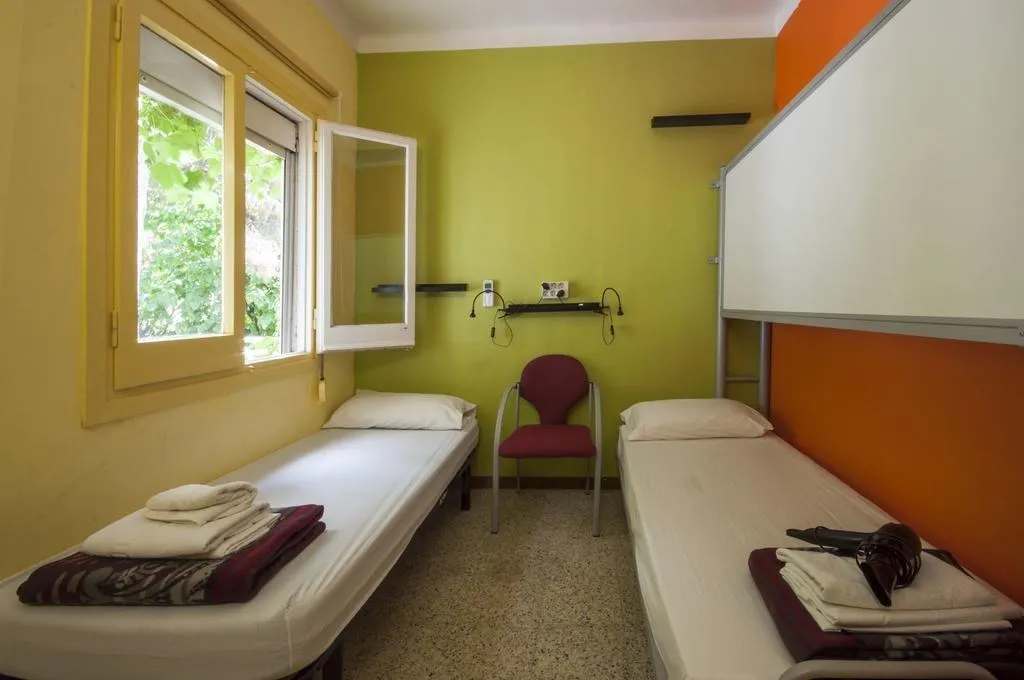 FAMILY ROOM CAPACITY 6 Room, Hostel Albergue Studio, Barcelona