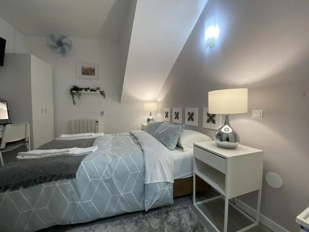 Room, Residencial Triunfo, Porto