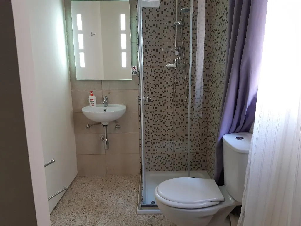 TRIPLE STANDARD Room, Tarona Guesthouse, Malta