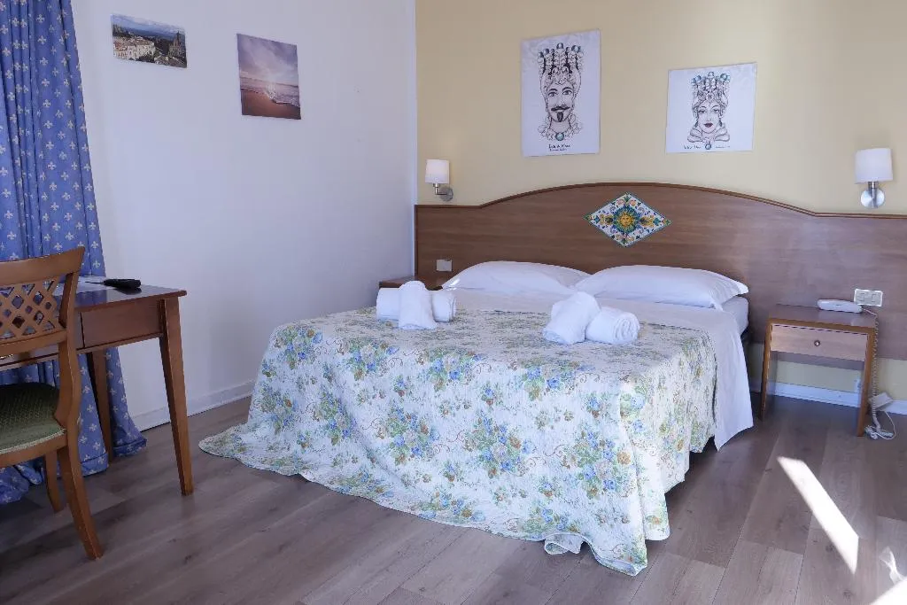 DOUBLE SEA VIEW Room, Hotel Elios, Taormina