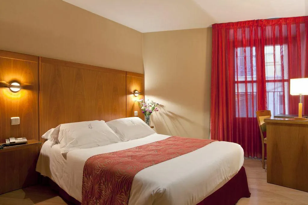 Room, Hotel Ateneo, Madrid
