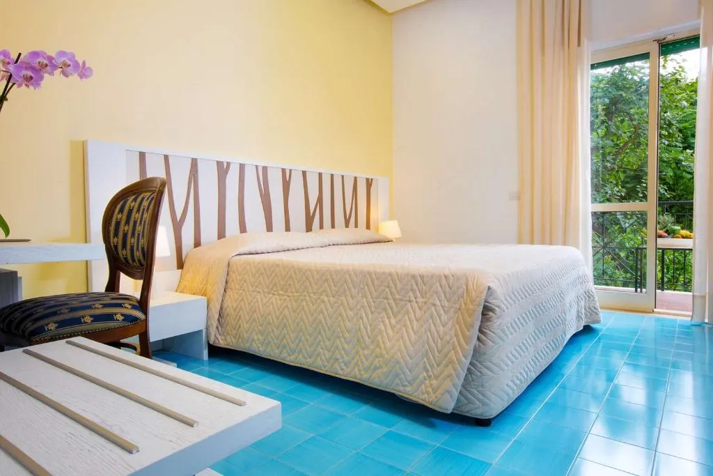 Room, Hotel Le Axidie BW Signature Collection, Naples