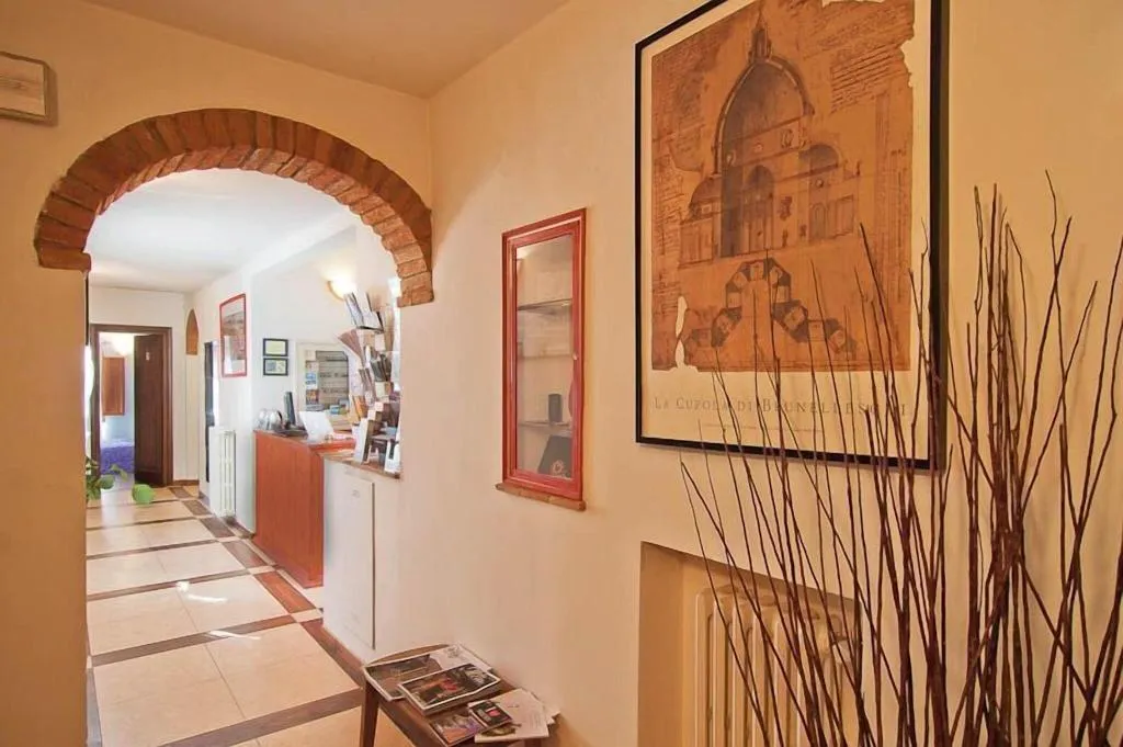 Lobby, Arco Antico, Florence