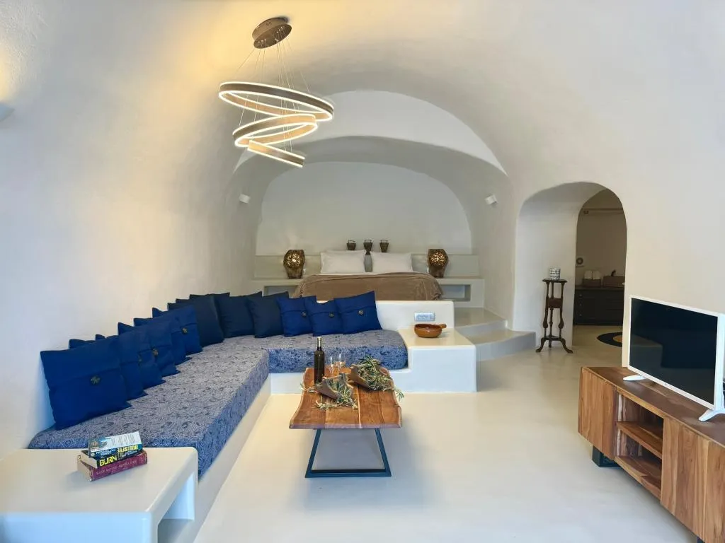 CAVE PREMIUM ONE BEDROOM Room, Elysian Santorini, Santorini