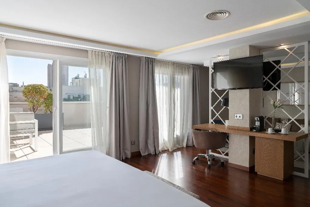 JUNIOR SUITE STANDARD Room, Vincci Soma, Madrid