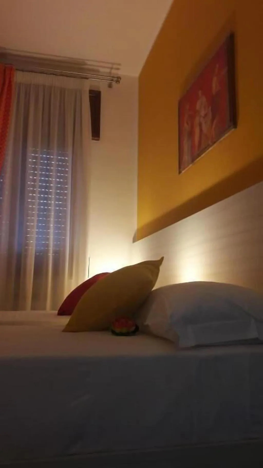 Room, B&B Cornelia, Naples