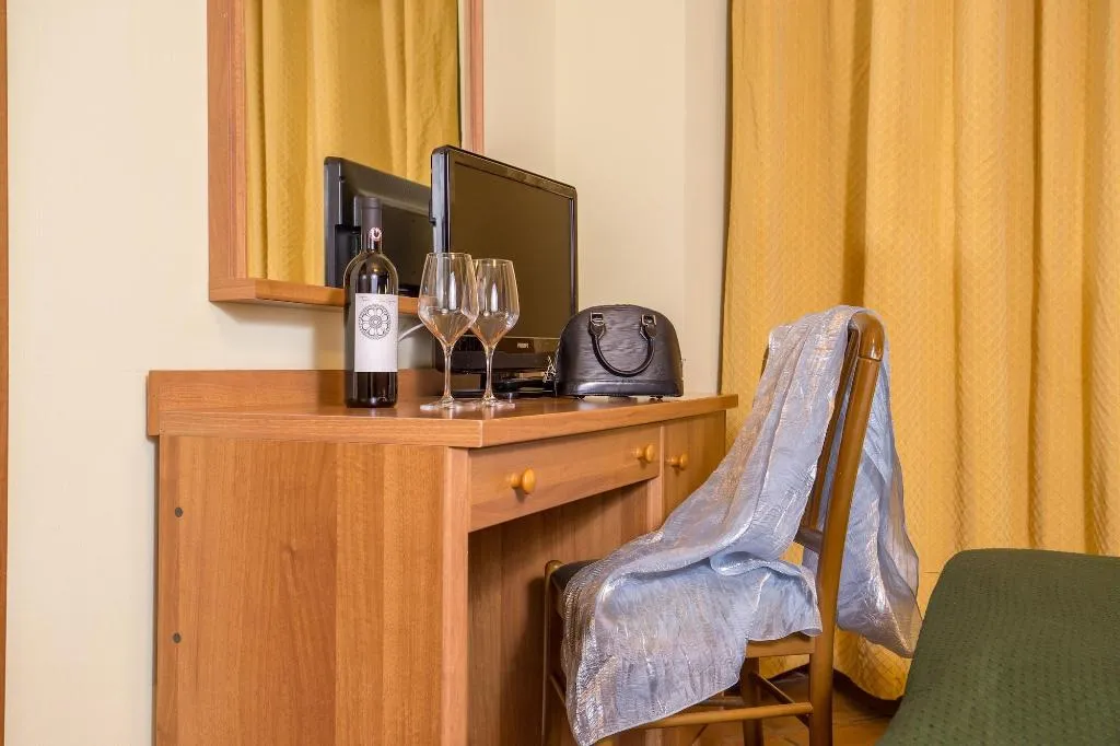 Room, Trastevere, Rome