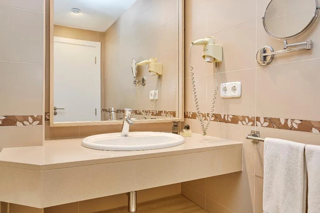 STUDIO STANDARD Room, Universal Aparthotel Don Camilo, Majorca