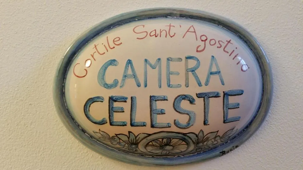 Room, Cortile Sant'Agostino, Palermo