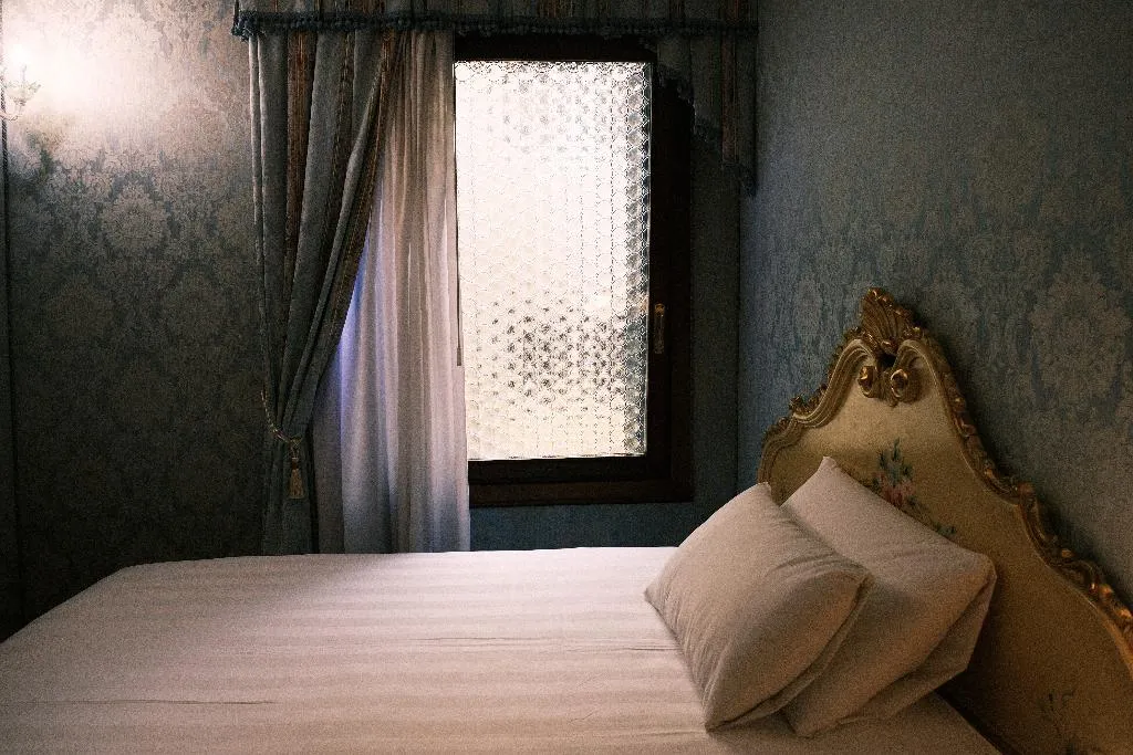 SINGLE WITH VIEWS Room, San Gallo, Venice