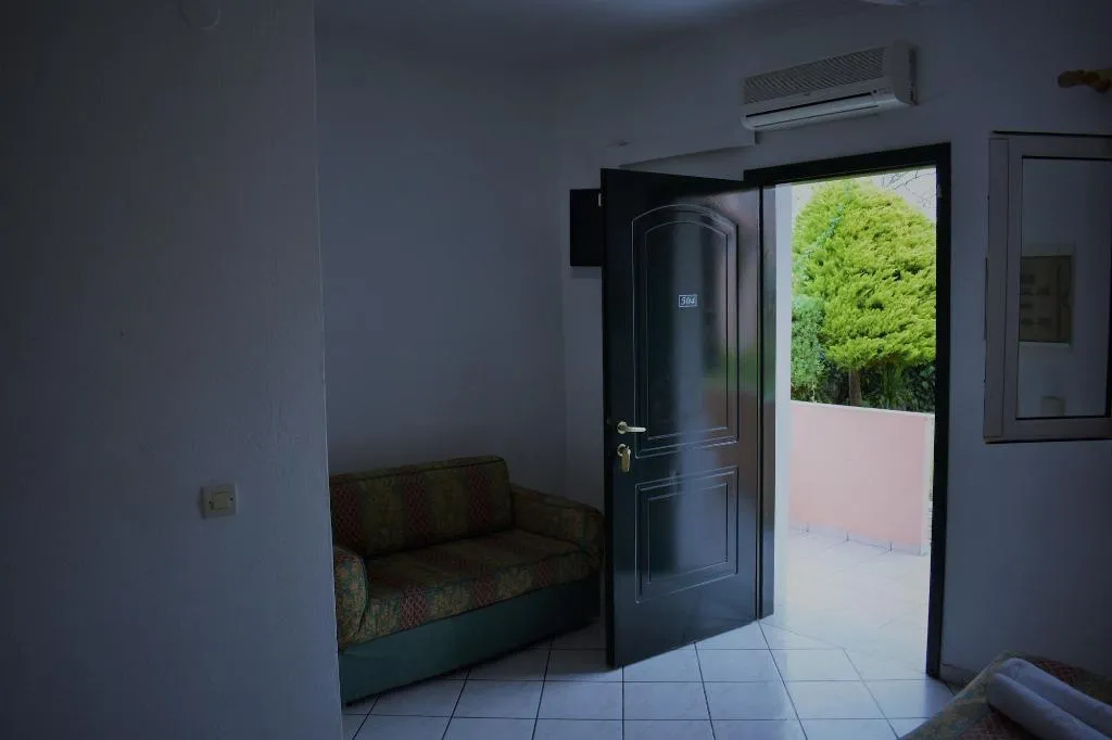 Room, Oula maisonettes, Corfu